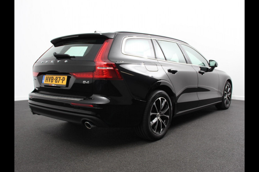Volvo V60 2.0 B4 Momentum Climate control Cruise control adaptieve Parkeersensoren Achteruitrijd camera LED Verwarmde voorstoelen Lane assist Apple Carplay/ Android Auto
