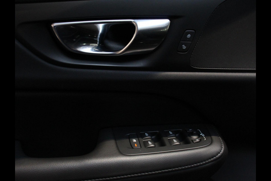 Volvo V60 2.0 B4 Momentum Climate control Cruise control adaptieve Parkeersensoren Achteruitrijd camera LED Verwarmde voorstoelen Lane assist Apple Carplay/ Android Auto