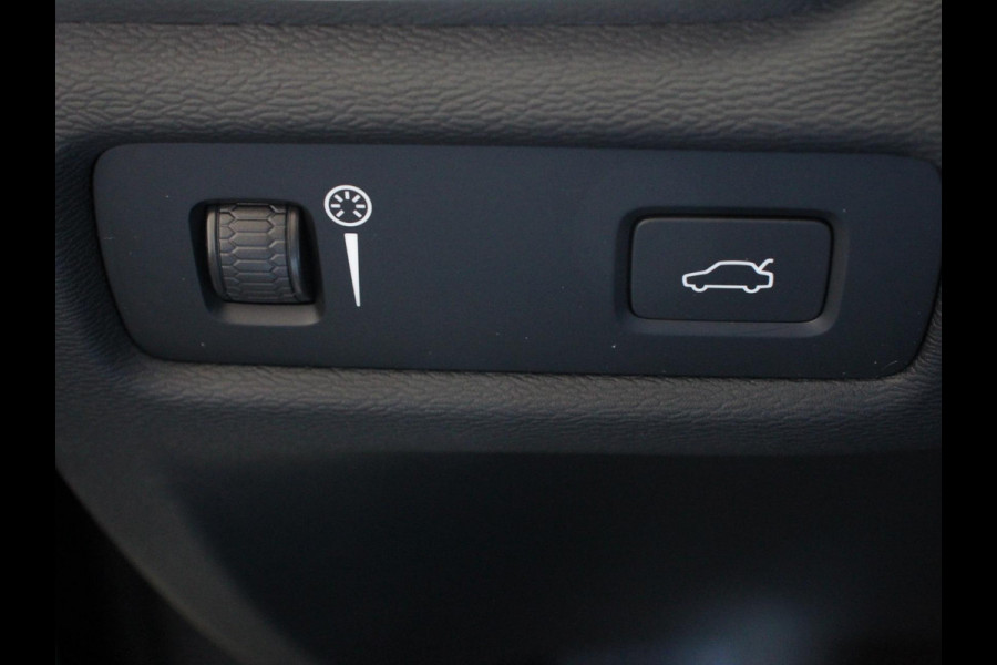 Volvo V60 2.0 B4 Momentum Climate control Cruise control adaptieve Parkeersensoren Achteruitrijd camera LED Verwarmde voorstoelen Lane assist Apple Carplay/ Android Auto