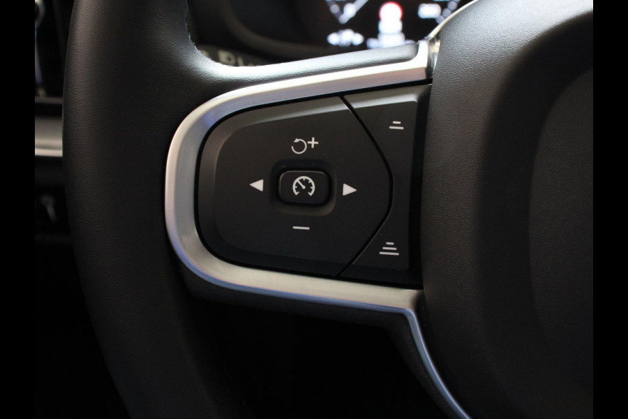Volvo V60 2.0 B4 Momentum Climate control Cruise control adaptieve Parkeersensoren Achteruitrijd camera LED Verwarmde voorstoelen Lane assist Apple Carplay/ Android Auto