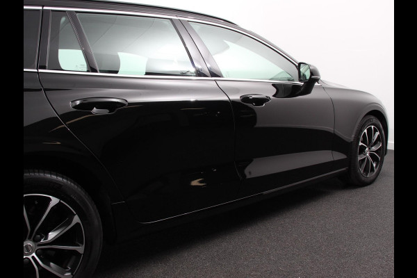 Volvo V60 2.0 B4 Momentum Climate control Cruise control adaptieve Parkeersensoren Achteruitrijd camera LED Verwarmde voorstoelen Lane assist Apple Carplay/ Android Auto