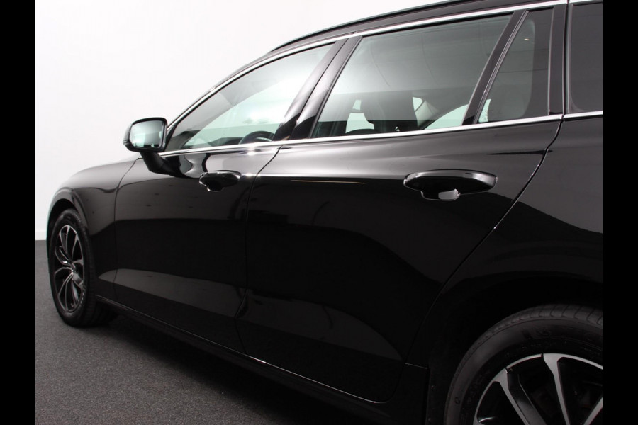 Volvo V60 2.0 B4 Momentum Climate control Cruise control adaptieve Parkeersensoren Achteruitrijd camera LED Verwarmde voorstoelen Lane assist Apple Carplay/ Android Auto