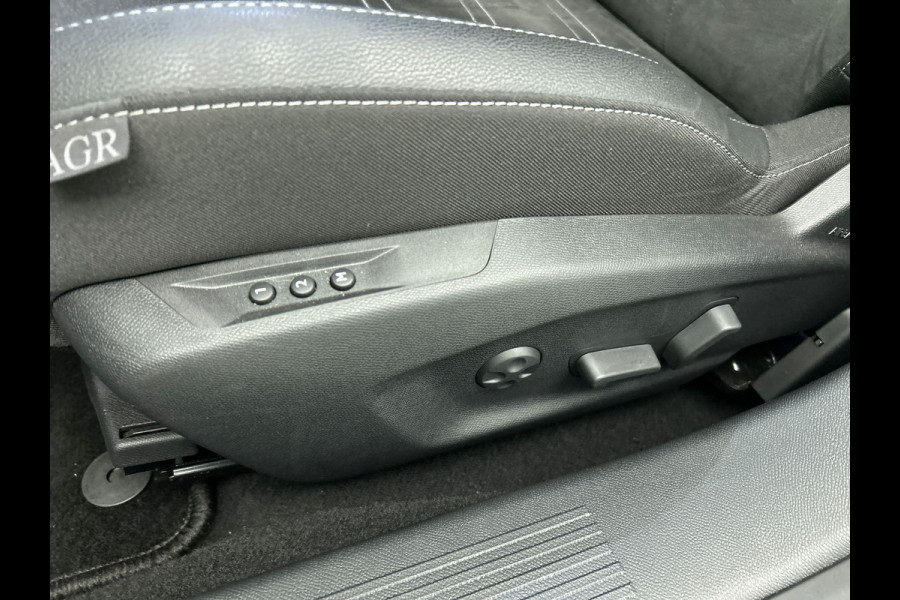 Opel Astra Sports Tourer 1.2 Ultimate Automaat | Panorama schuif/kanteldak | Apple Carplay / Andoid Auto | Leder | Navigatie | Stoel/stuur verwarming | 360 camera | LED |