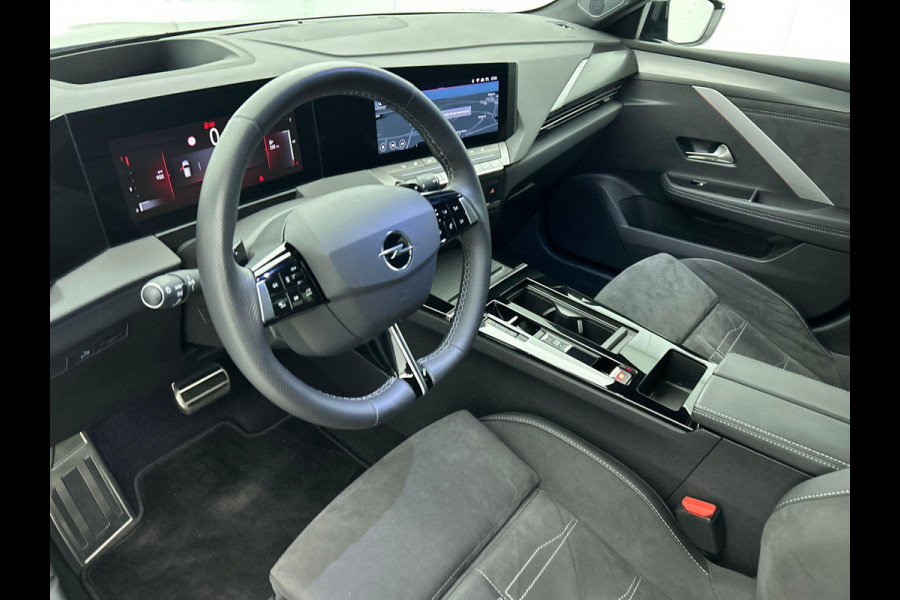 Opel Astra Sports Tourer 1.2 Ultimate Automaat | Panorama schuif/kanteldak | Apple Carplay / Andoid Auto | Leder | Navigatie | Stoel/stuur verwarming | 360 camera | LED |