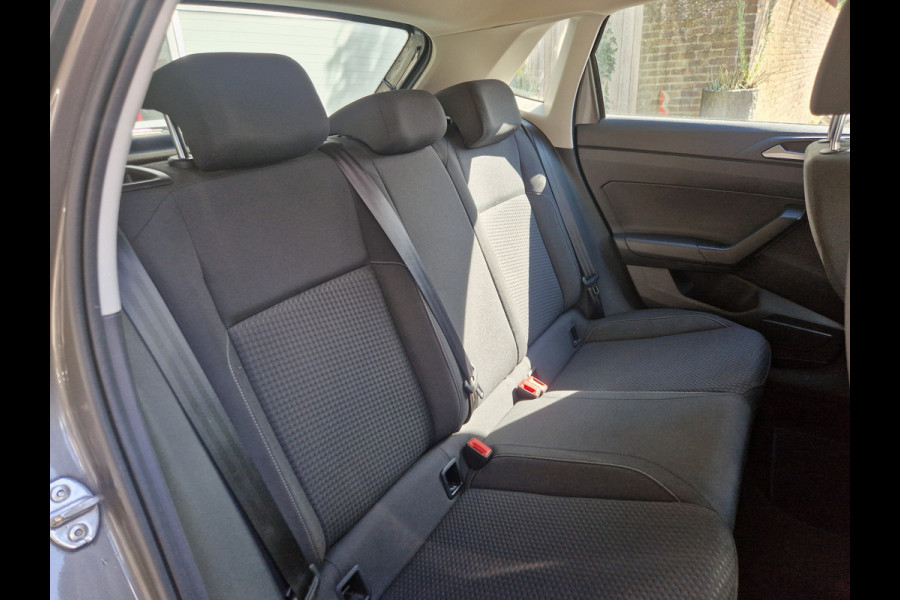 Volkswagen Polo 1.0 MPI Beats CLIMA | CRUISE | NAVI | BEATS AUDIO