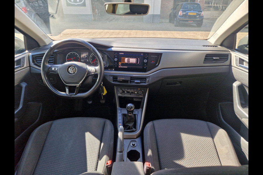 Volkswagen Polo 1.0 MPI Beats CLIMA | CRUISE | NAVI | BEATS AUDIO