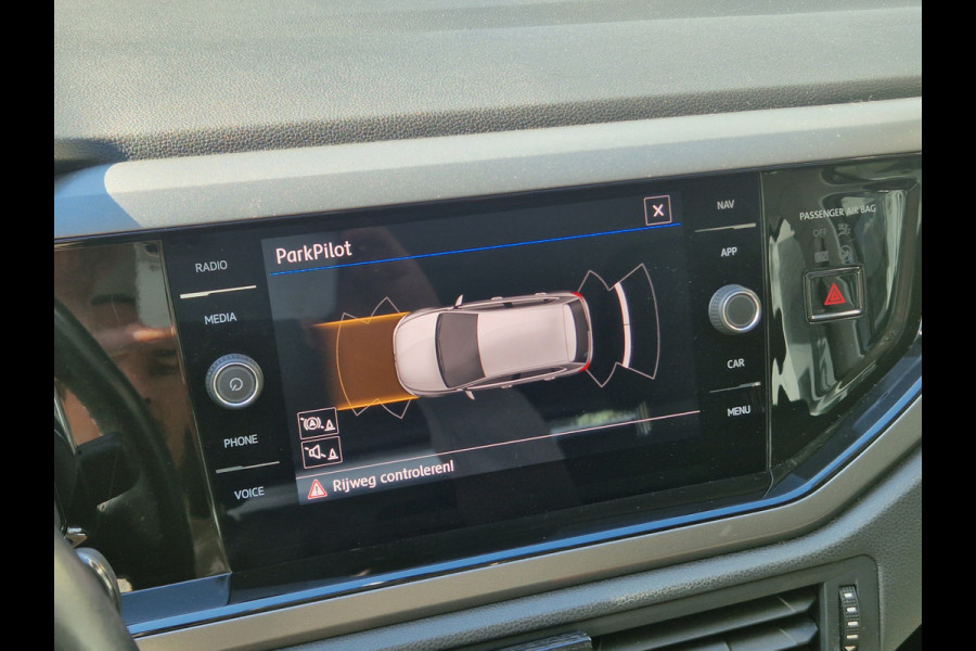 Volkswagen Polo 1.0 MPI Beats CLIMA | CRUISE | NAVI | BEATS AUDIO