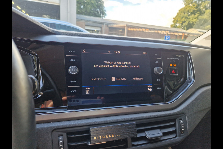 Volkswagen Polo 1.0 MPI Beats CLIMA | CRUISE | NAVI | BEATS AUDIO