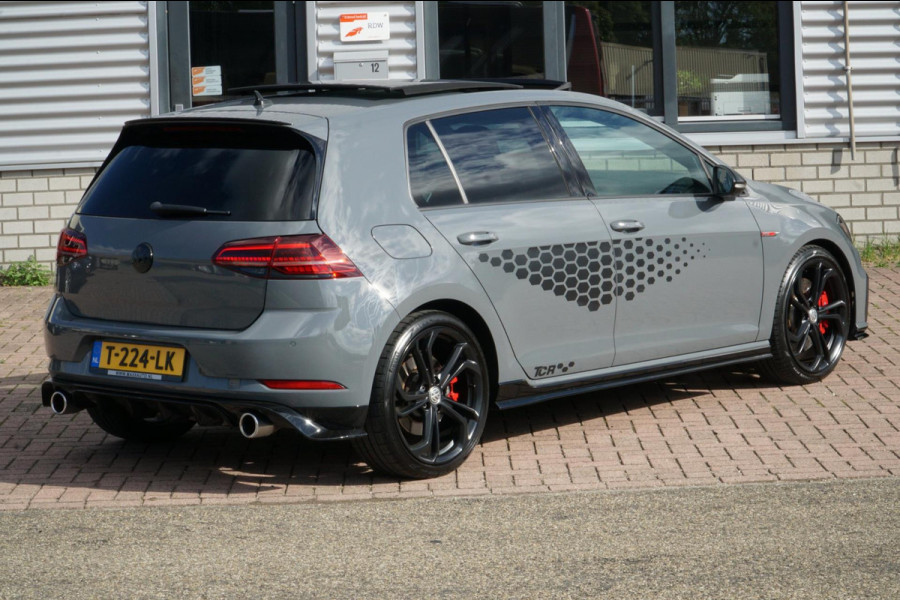 Volkswagen Golf 2.0 TSI GTI TCR PANO
