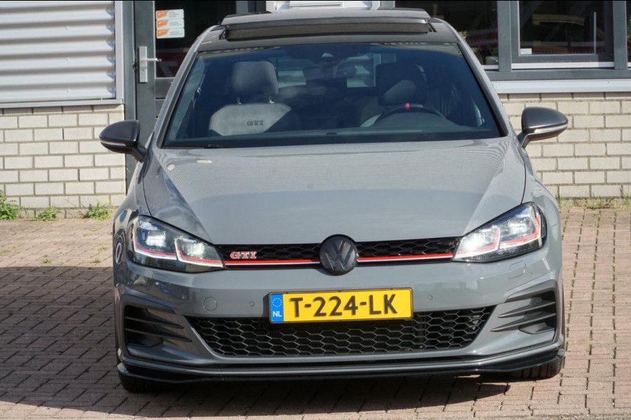 Volkswagen Golf 2.0 TSI GTI TCR PANO