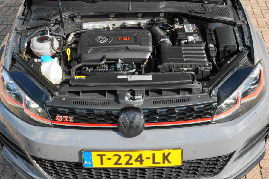 Volkswagen Golf 2.0 TSI GTI TCR PANO