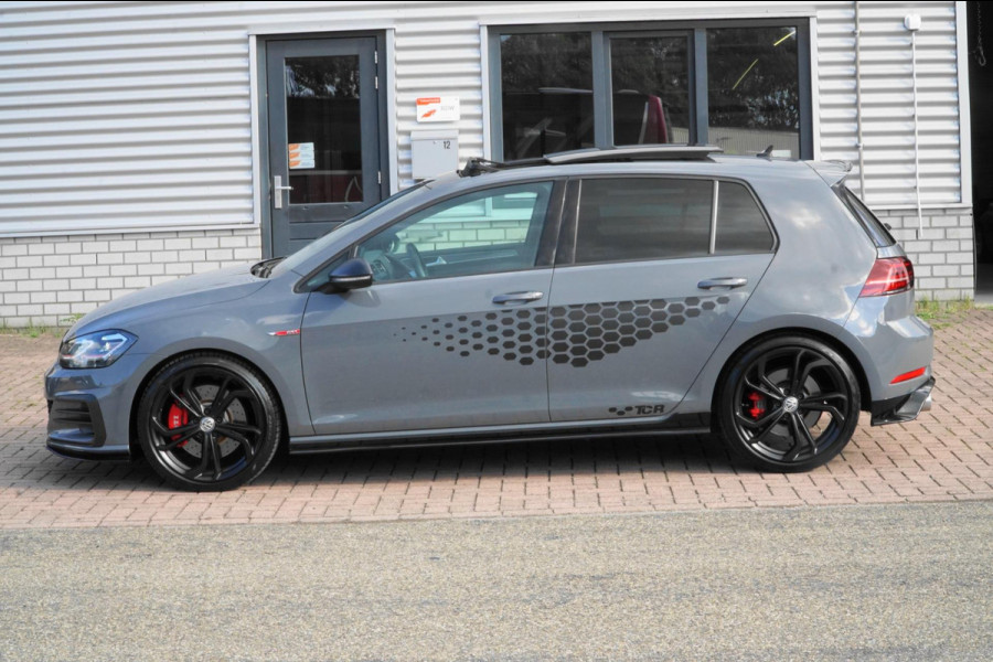 Volkswagen Golf 2.0 TSI GTI TCR PANO
