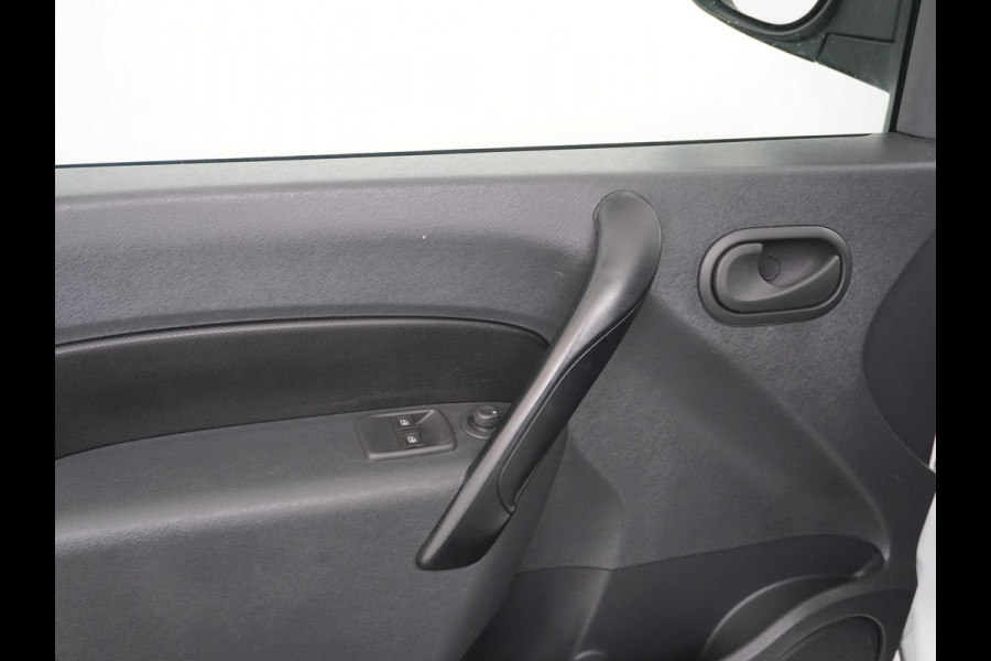 Renault Kangoo 1.5DCi 75 Airco Trekhaak Navi Cruise Control R-link Multimedia Pdc Energy Comfort Schuifdeur met raam Wandbetimmering Tussenwand 1e Eigenaar Euro 6