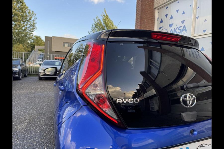 Toyota Aygo 1.0 VVT-i 72pk x-clusiv Automaat Keyless Camera Apple Carplay