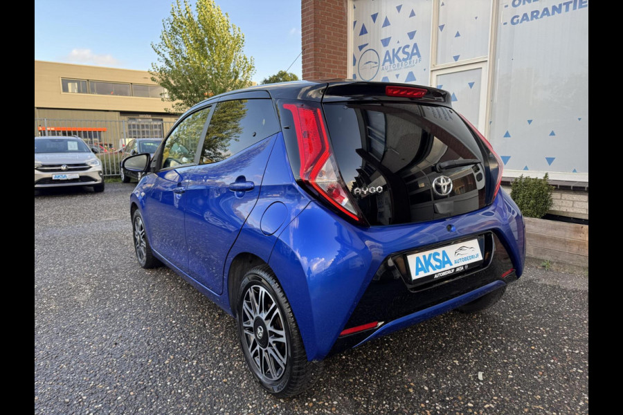 Toyota Aygo 1.0 VVT-i 72pk x-clusiv Automaat Keyless Camera Apple Carplay