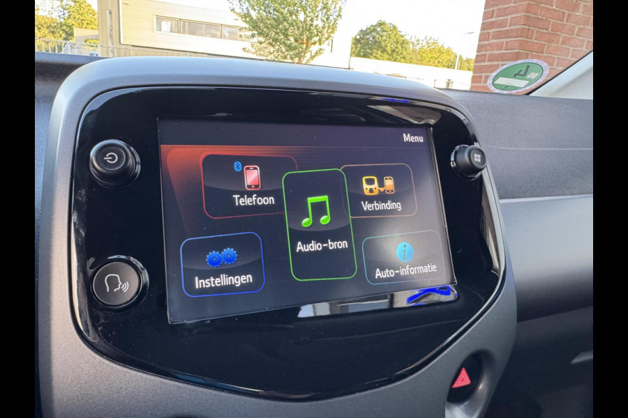 Toyota Aygo 1.0 VVT-i 72pk x-clusiv Automaat Keyless Camera Apple Carplay