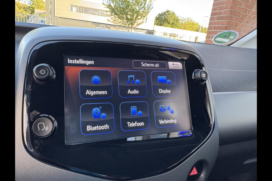 Toyota Aygo 1.0 VVT-i 72pk x-clusiv Automaat Keyless Camera Apple Carplay