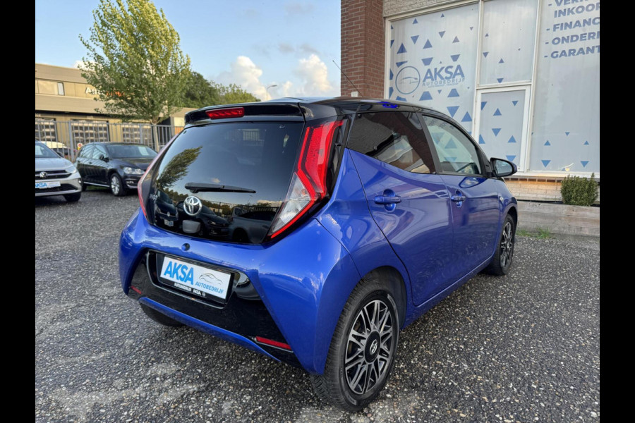 Toyota Aygo 1.0 VVT-i 72pk x-clusiv Automaat Keyless Camera Apple Carplay