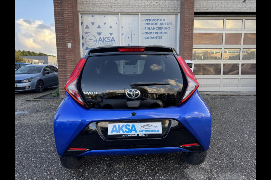 Toyota Aygo 1.0 VVT-i 72pk x-clusiv Automaat Keyless Camera Apple Carplay