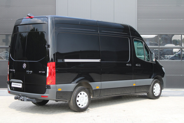 Mercedes-Benz Sprinter 317CDI L2H2 Pro - Mbux 10 - 3.5t Trekhaak - Betimmering - Camera - Carplay - Bind spot - Cruise - Smartphone integratie - Rijkla