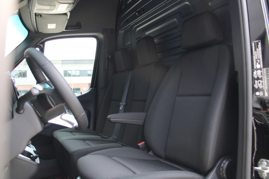 Mercedes-Benz Sprinter 317CDI L2H2 Pro - Mbux 10 - 3.5t Trekhaak - Betimmering - Camera - Carplay - Bind spot - Cruise - Smartphone integratie - Rijkla