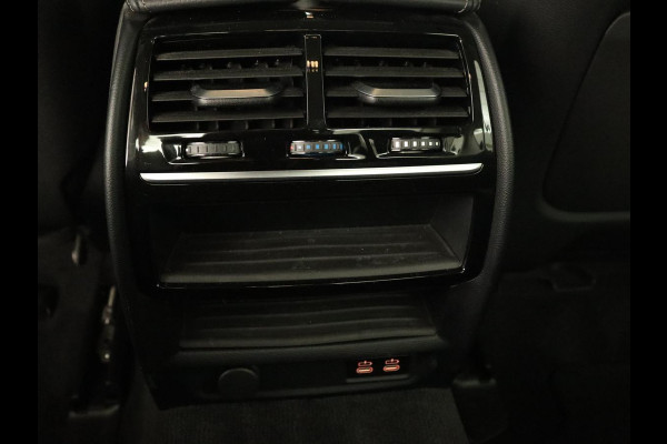 BMW 5 Serie 530e iPerformance High Executive | Panoramadak | Automaat | Carplay | Navigatie | Leder | Stoelverwarming | Stoelventilatie | Sfeerverlichting | LED | PHEV | LMV 17 inch | Camera | Adaptive cruise |