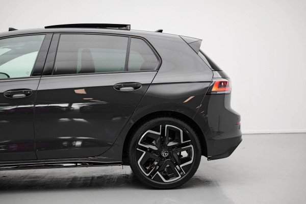 Volkswagen Golf 1.5 eTSI R-Line Edition |Pano|HUD|360 Camera|VOLL|