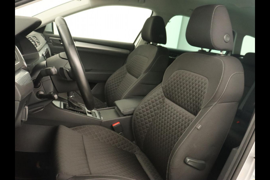Škoda Superb Combi 1.4 TSI iV Business Edition | Automaat | Climate control | Adaptive control | LED | Stoelverwarming | Camera | Navigatie | Carplay | PHEV