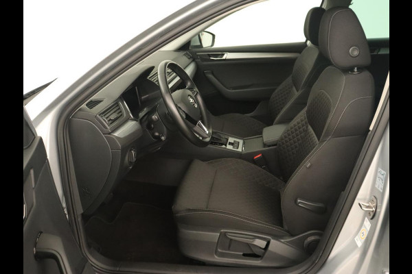 Škoda Superb Combi 1.4 TSI iV Business Edition | Automaat | Climate control | Adaptive control | LED | Stoelverwarming | Camera | Navigatie | Carplay | PHEV