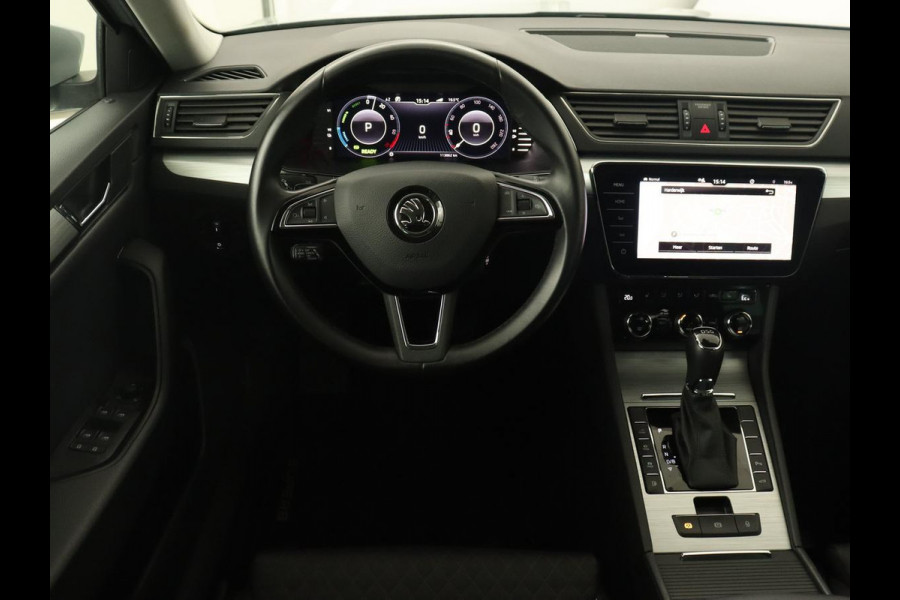 Škoda Superb Combi 1.4 TSI iV Business Edition | Automaat | Climate control | Adaptive control | LED | Stoelverwarming | Camera | Navigatie | Carplay | PHEV