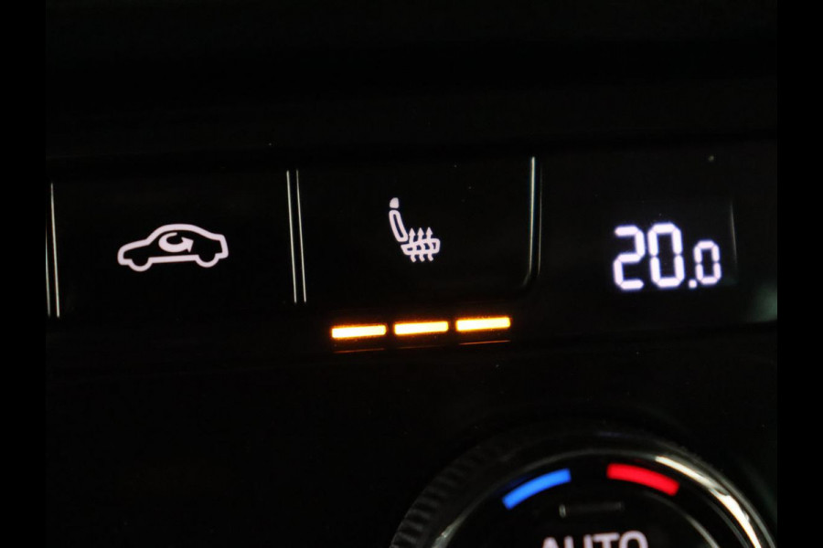 Škoda Superb Combi 1.4 TSI iV Business Edition | Automaat | Climate control | Adaptive control | LED | Stoelverwarming | Camera | Navigatie | Carplay | PHEV
