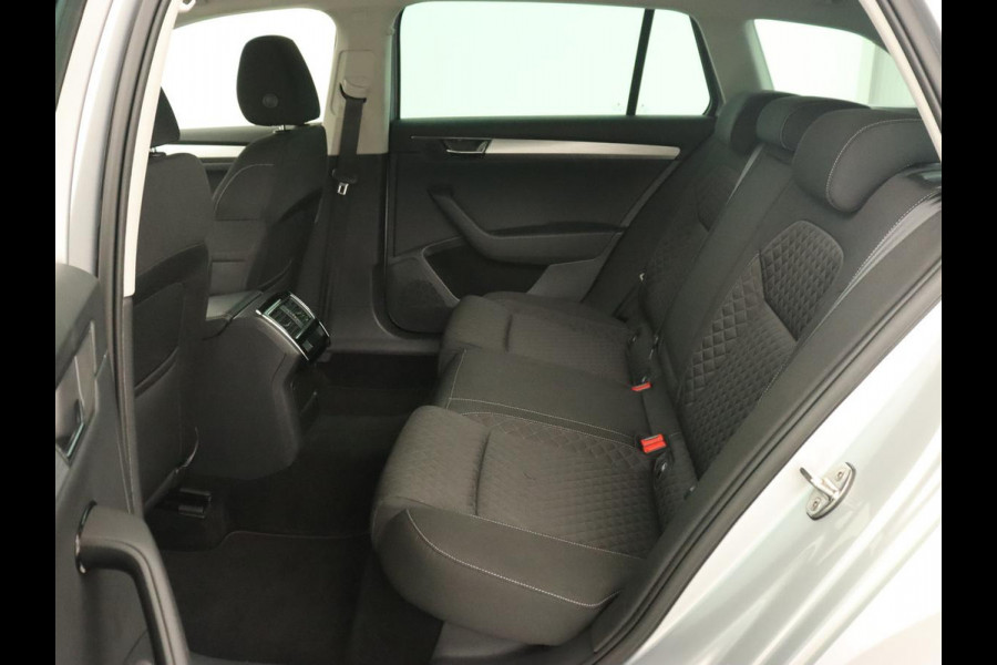 Škoda Superb Combi 1.4 TSI iV Business Edition | Automaat | Climate control | Adaptive control | LED | Stoelverwarming | Camera | Navigatie | Carplay | PHEV