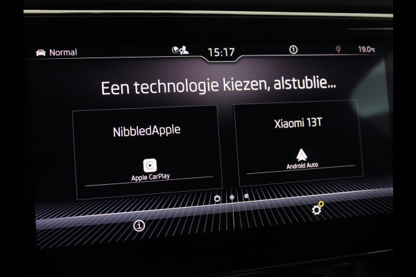 Škoda Superb Combi 1.4 TSI iV Business Edition | Automaat | Climate control | Adaptive control | LED | Stoelverwarming | Camera | Navigatie | Carplay | PHEV