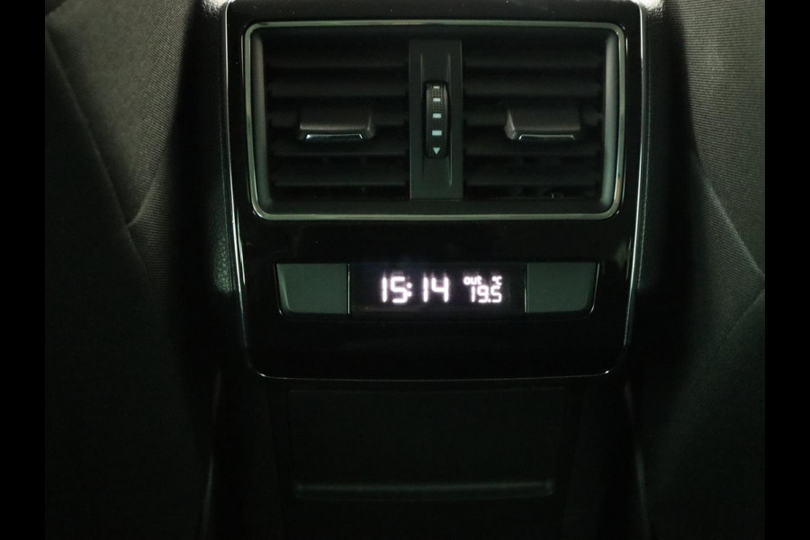 Škoda Superb Combi 1.4 TSI iV Business Edition | Automaat | Climate control | Adaptive control | LED | Stoelverwarming | Camera | Navigatie | Carplay | PHEV