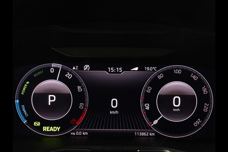 Škoda Superb Combi 1.4 TSI iV Business Edition | Automaat | Climate control | Adaptive control | LED | Stoelverwarming | Camera | Navigatie | Carplay | PHEV