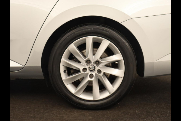 Škoda Superb Combi 1.4 TSI iV Business Edition | Automaat | Climate control | Adaptive control | LED | Stoelverwarming | Camera | Navigatie | Carplay | PHEV