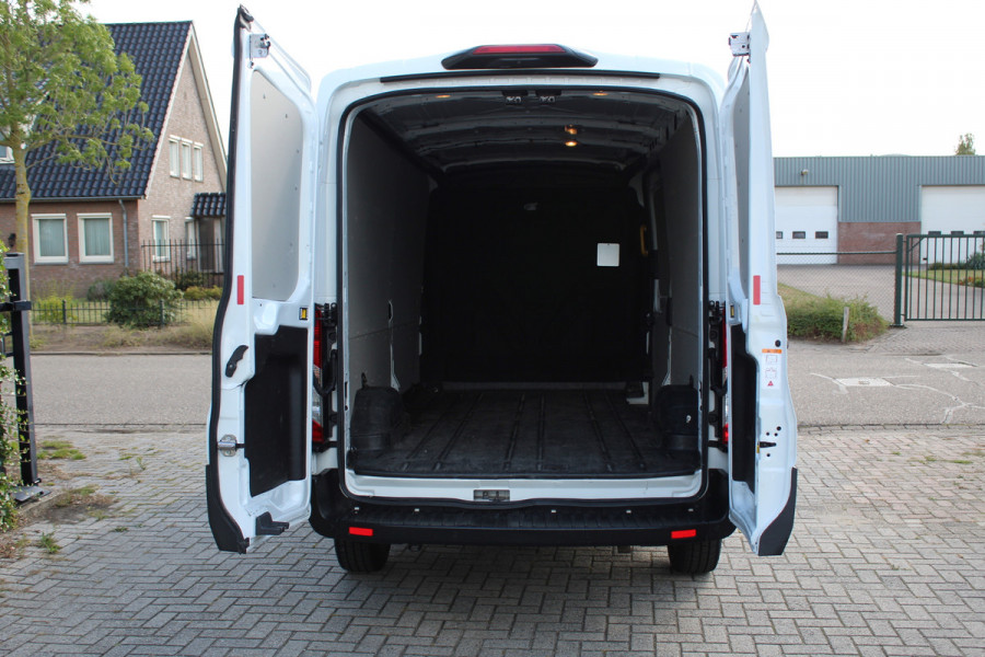 Ford Transit 350 2.0 TDCI 125KW Euro6 Automaat L3H2 Trend RWD ✓ 3-zits ✓ navigatie / camera ✓ airco