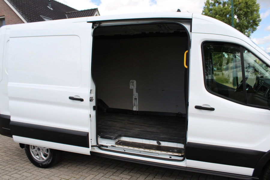 Ford Transit 350 2.0 TDCI 125KW Euro6 Automaat L3H2 Trend RWD ✓ 3-zits ✓ navigatie / camera ✓ airco
