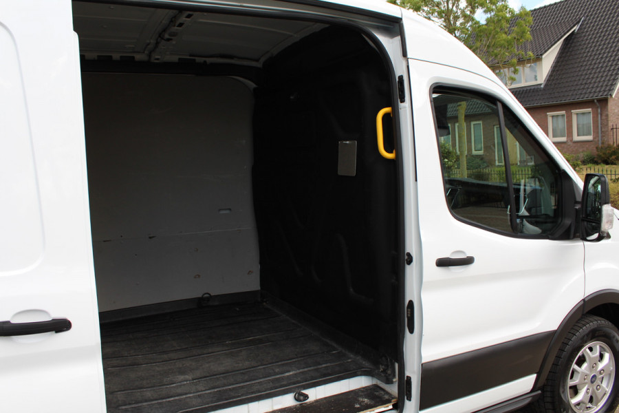 Ford Transit 350 2.0 TDCI 125KW Euro6 Automaat L3H2 Trend RWD ✓ 3-zits ✓ navigatie / camera ✓ airco