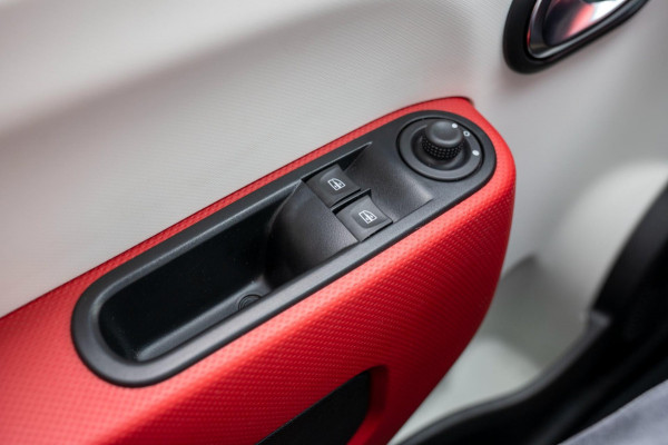 Renault Twingo 0.9 TCe Intens|Prijs rijklaar incl. 12 mnd garantie|NAV Airco Bluetooth LMV Stoelverwarming