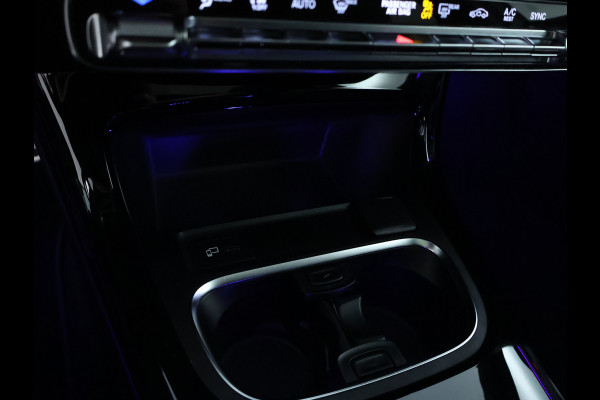 Mercedes-Benz A-Klasse 160 Business Solution AMG Panoramadak | 5 spaaks lichtmetalen velgen | Navigatie | Parking support met camera achter | elect bed. voorstoelen met memory | Inclusief 48 maanden Mercedes-Benz Certified garantie voor Europa.