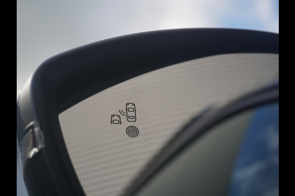 Peugeot 2008 1.2 Hybrid 145 Allure