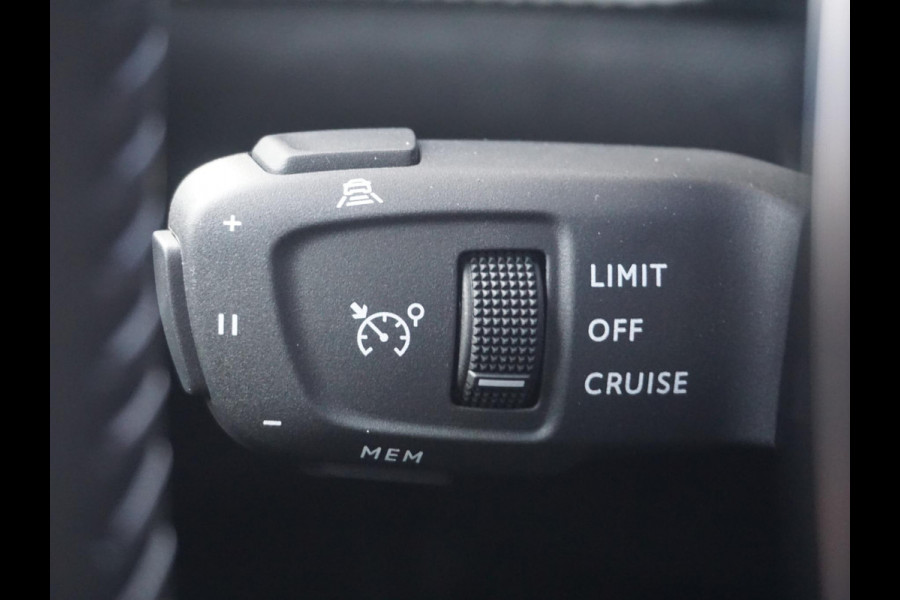 Peugeot 2008 1.2 Hybrid 145 Allure