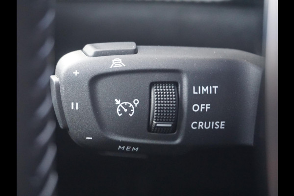 Peugeot 2008 1.2 Hybrid 145 Allure