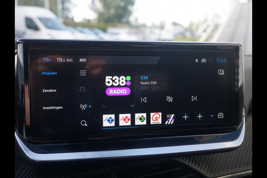 Peugeot 2008 1.2 Hybrid 145 Allure