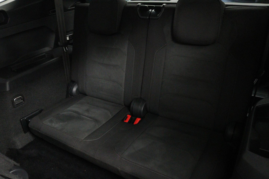 Volkswagen Tiguan Allspace 1.5 TSI Highline Business R 7p (PANORAMADAK, TREKHAAK ELEKTRISCH,, DIGITALE COCKPIT, CAMERA, AUTOMAAT)