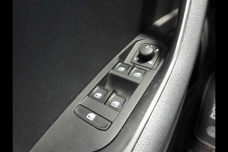 Škoda Karoq 1.0 TSI Business Edition NAVI/CLIMA/TREKH./PDC/16"LMV!