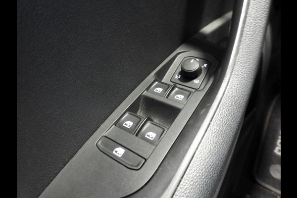 Škoda Karoq 1.0 TSI Business Edition NAVI/CLIMA/TREKH./PDC/16"LMV!
