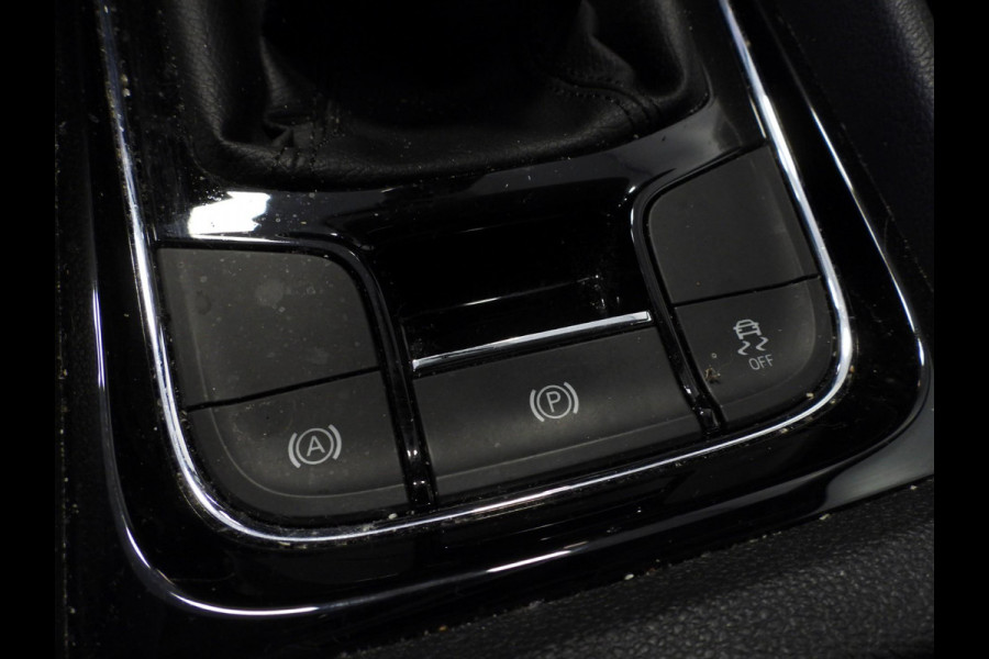 Škoda Karoq 1.0 TSI Business Edition NAVI/CLIMA/TREKH./PDC/16"LMV!