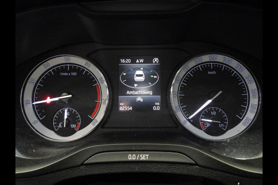 Škoda Karoq 1.0 TSI Business Edition NAVI/CLIMA/TREKH./PDC/16"LMV!